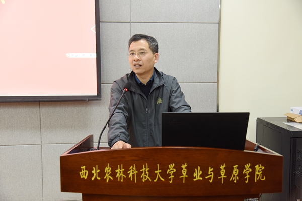 性吧
党总支副书记领学.JPG